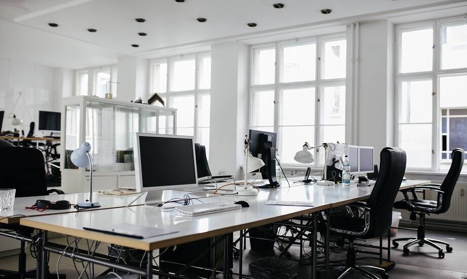 Jak wynajem powierzchni biurowych wspiera rozwój startupów?