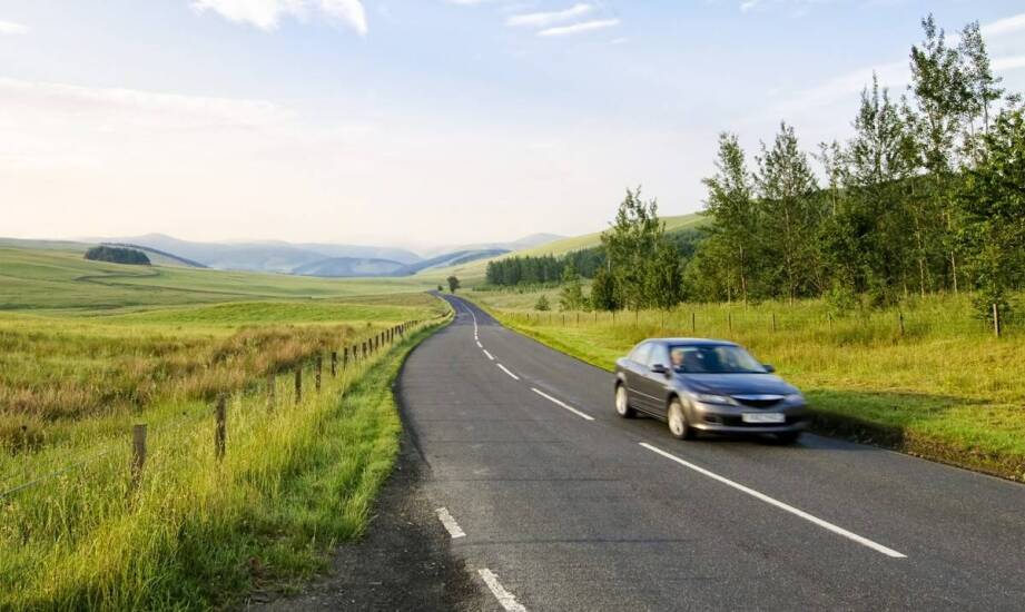 Kurs doszkalający dla kierowców kat B: Jak uniknąć zmęczenia podczas długiej jazdy po autostradzie?