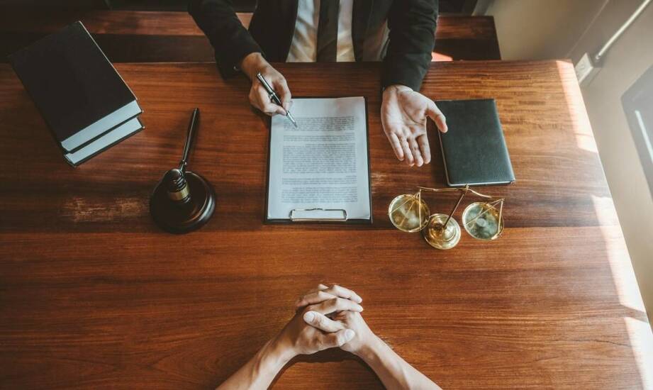 Reprezentacja przed organami administracyjnymi: Jak kancelaria prawna z Giżycka wspiera swoich klientów?