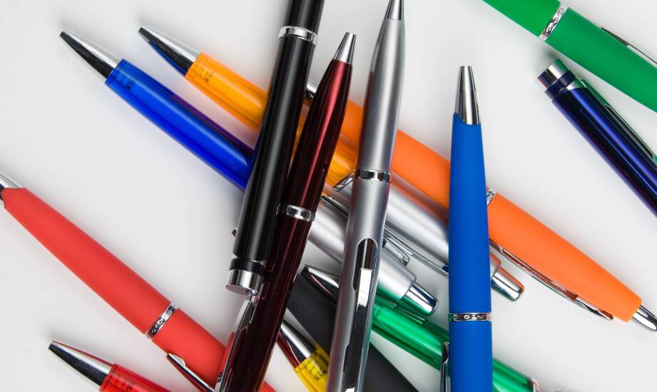 Jakie kolory długopisów reklamowych są najbardziej efektywne?