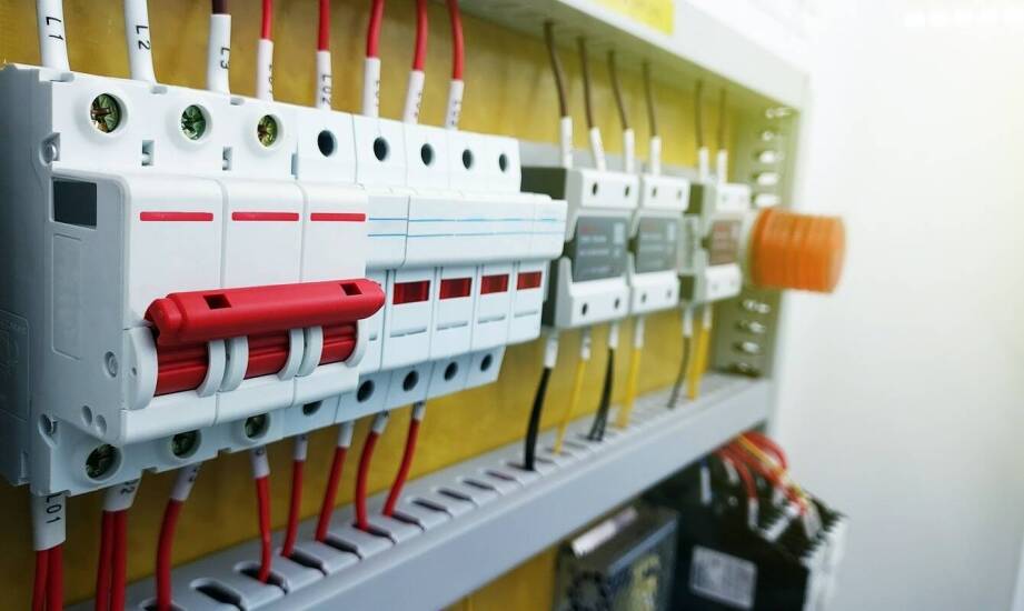 Przegląd najnowszych rozwiązań w aparaturze modułowej dostępnych w hurtowni elektrycznej