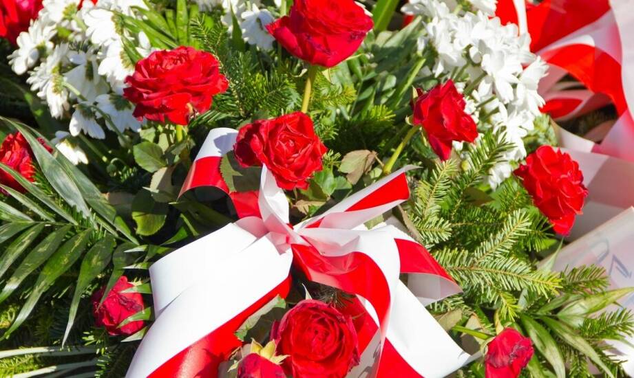 Kwiaty pogrzebowe z dostawą – jak to działa?