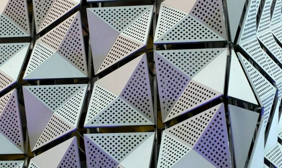 Innowacyjne rozwiązania z użyciem siatki cięto ciągnionej w architekturze