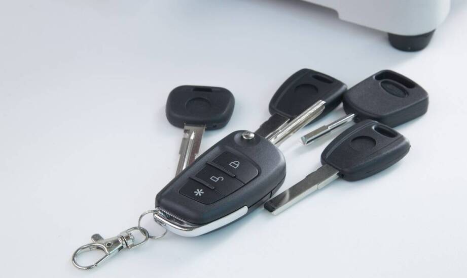 Jakie materiały dominują w produkcji obudów kluczyków samochodowych?