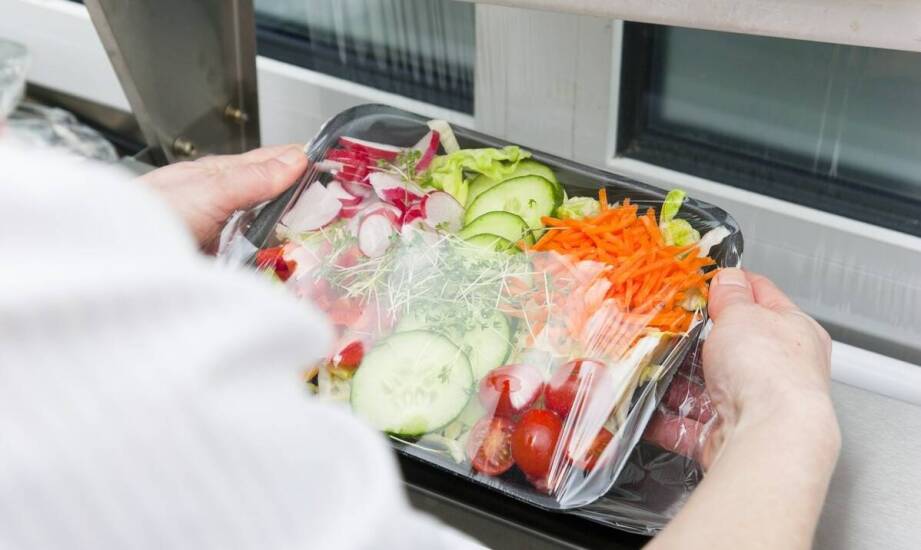 Jak elementy dodatkowe wpływają na funkcjonalność opakowań PET?