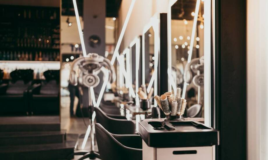 Rola nawilżacza powietrza w efektywnej aplikacji klejów do rzęs