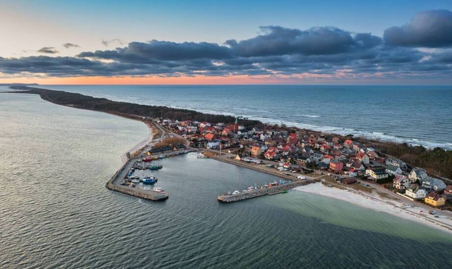 Jakie są zalety korzystania z lokalnych usług dekarskich w Ustroniu Morskim?