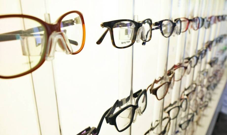 Jakie korzyści oferuje optyk w Rzeszowie dla osób poszukujących nowych oprawek?