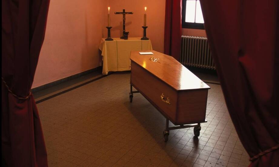 Koszty związane z transportem zmarłych – co warto wiedzieć?