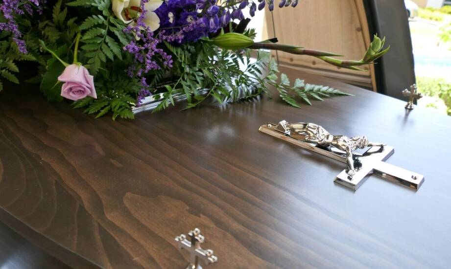 Jakie ekologiczne rozwiązania oferuje zakład pogrzebowy poręba przy kremacji?