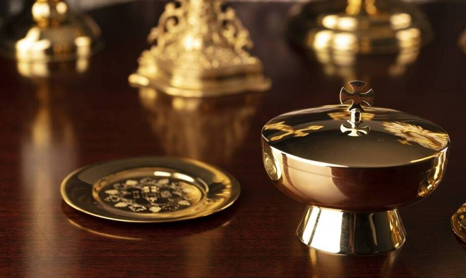 Elegance and Durability: Key Aspects When Choosing Liturgical Clothing