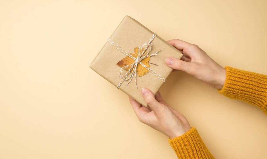 Wie wählt man ein personalisiertes Weihnachtsgeschenk für einen Mitarbeiter aus, das in Erinnerung bleibt?