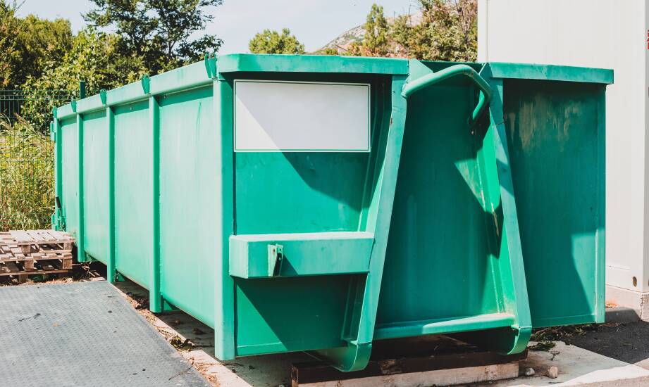 Überblick über die verfügbaren Abfallcontainer im Angebot von Pol-Tradex