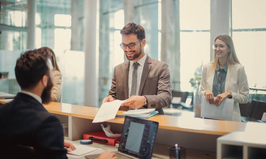 Jak kantor kostrzyn obsługuje transakcje międzynarodowe?