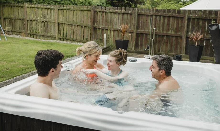 Garten-Hottube - ein Weg, Zeit mit Familie und Freunden zu verbringen