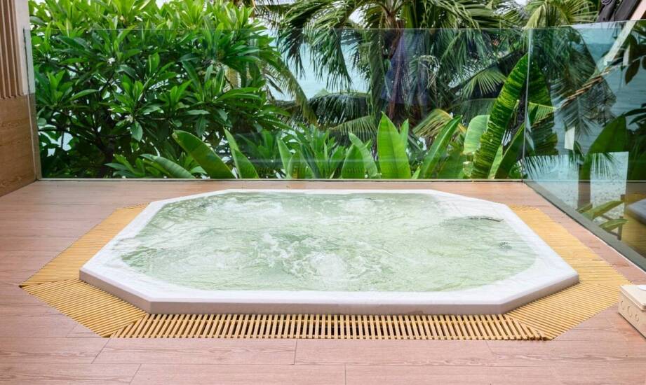 Sauna und Spa-Wanne – welche Materialien für die ideale Wellness-Oase wählen?