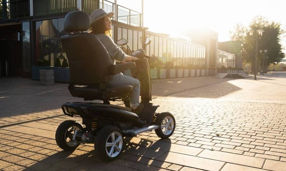 Dlaczego kontrolery są kluczowym elementem wózków inwalidzkich elektrycznych?