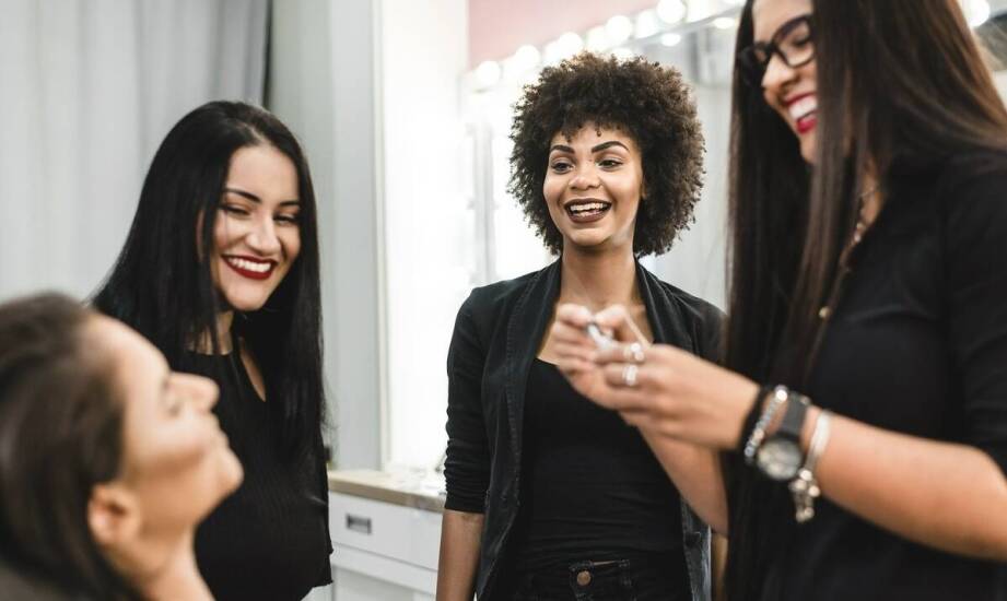 Znaczenie praktyki w szkoleniach dla stylistek paznokci