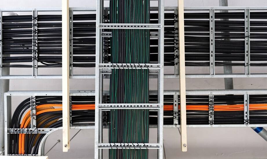 Jak właściwie zamontować drabiny kablowe, by zwiększyć ich trwałość?