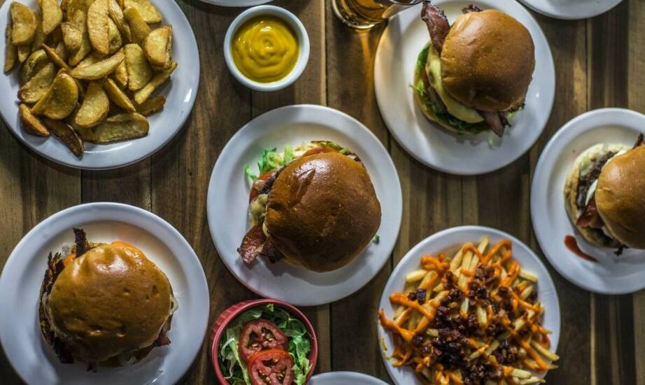 Jak podkładki barowe wspierają identyfikację wizualną marki?