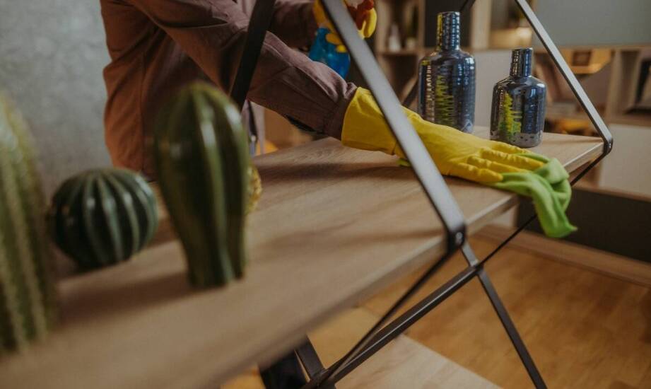 Jakie standardy jakości spełniamy w sprzątaniu po zmarłych?