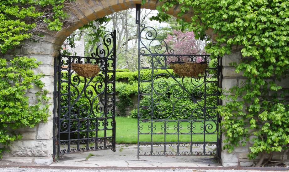 Falttor – Was sind seine wichtigsten Vorteile und Nachteile?