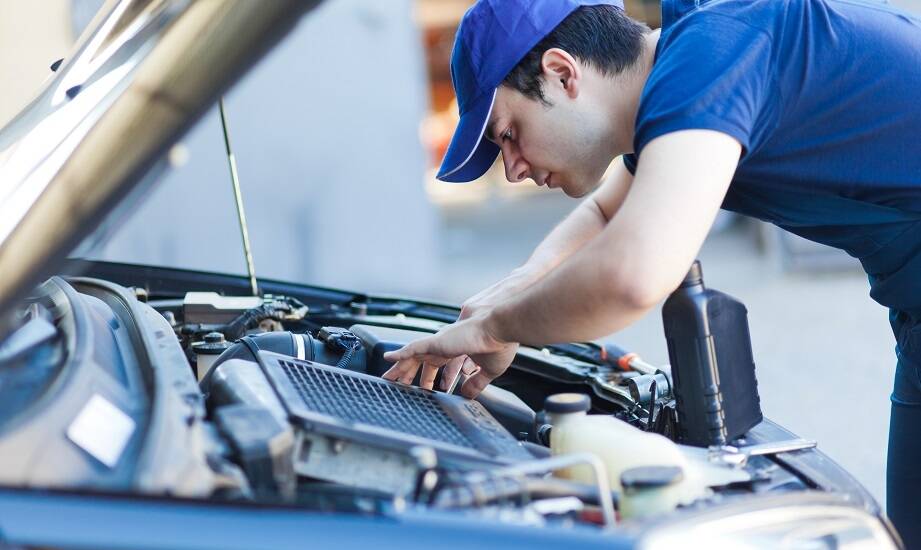Jakie są objawy uszkodzonych prowadnic zaworów?