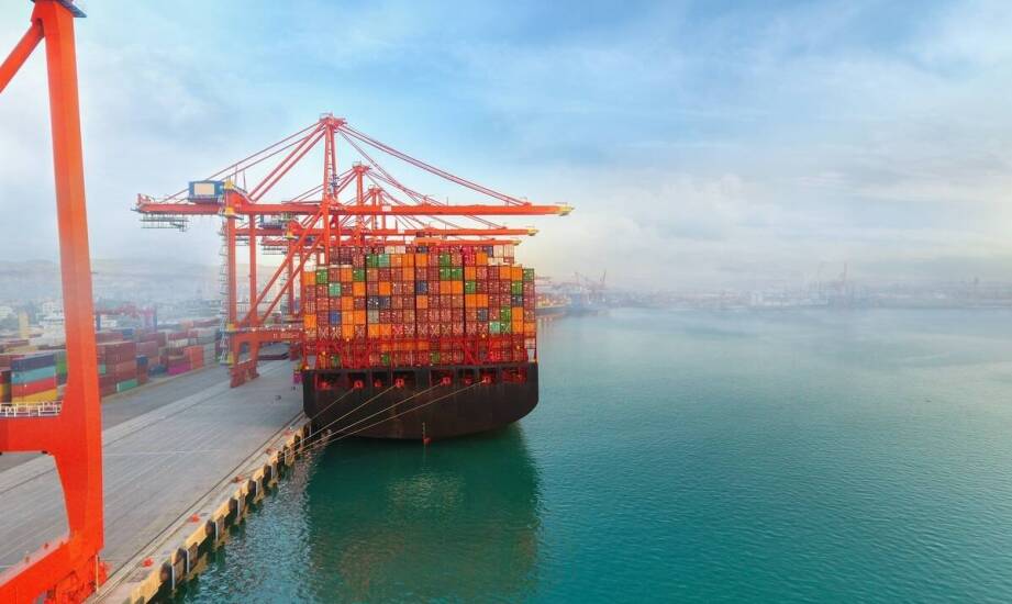 Jakie aspekty prawne należy uwzględnić przy wywozie kontenerów na odpady?