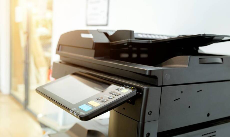 Jakie nowoczesne funkcje oferuje urządzenie bizhubc3351?