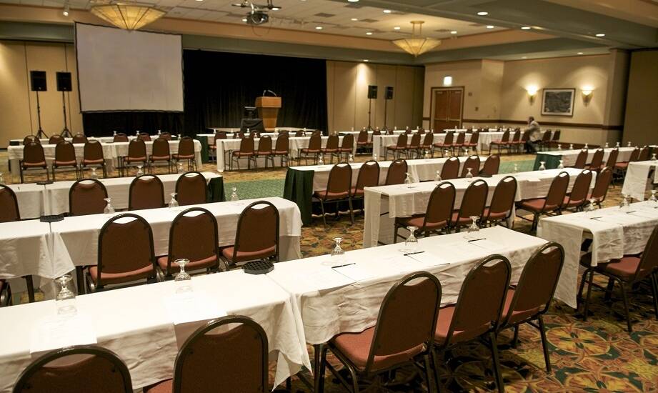 Jak hotel na konferencje może pomóc w promocji wydarzenia i przyciągnięciu uczestników?