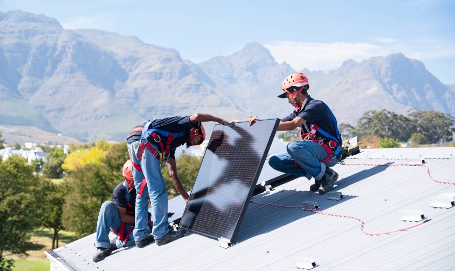 Dlaczego warto skorzystać z darmowych konsultacji oferowanych przez ekipę montażową fotowoltaika?