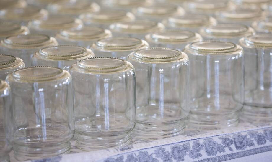 Hurtownia słoików: jakie standardy jakości musi spełniać, aby zyskać zaufanie klientów?