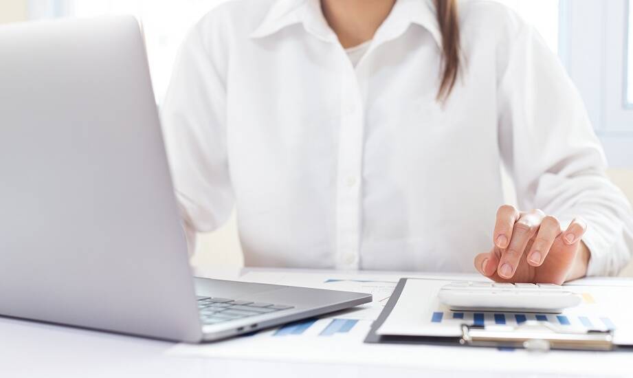 Jak bezpiecznie przechowywać dane finansowe dzięki księgowości online?