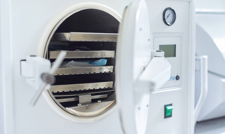 Jak skrócić przestój gabinetu przy awarii sterylizatora?