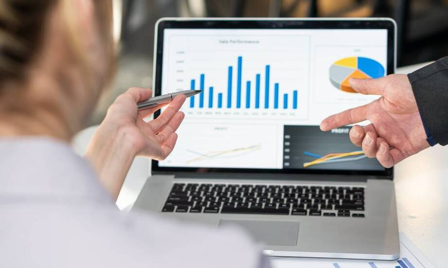 Outsourcing procesów wytwórczych – sposób na optymalizację kosztów i szybkie wejście na rynek farmaceutyczny.