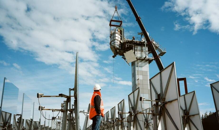 Przegląd technologii i zastosowań obrotnic do fotowoltaiki w różnych sektorach przemysłowych