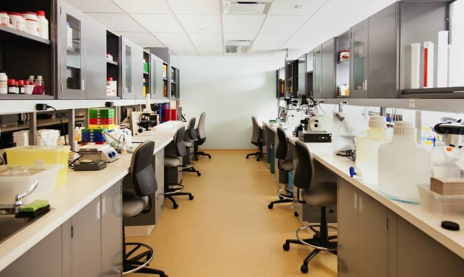 Kluczowe zalety nowoczesnych szafek laboratoryjnych w praktyce