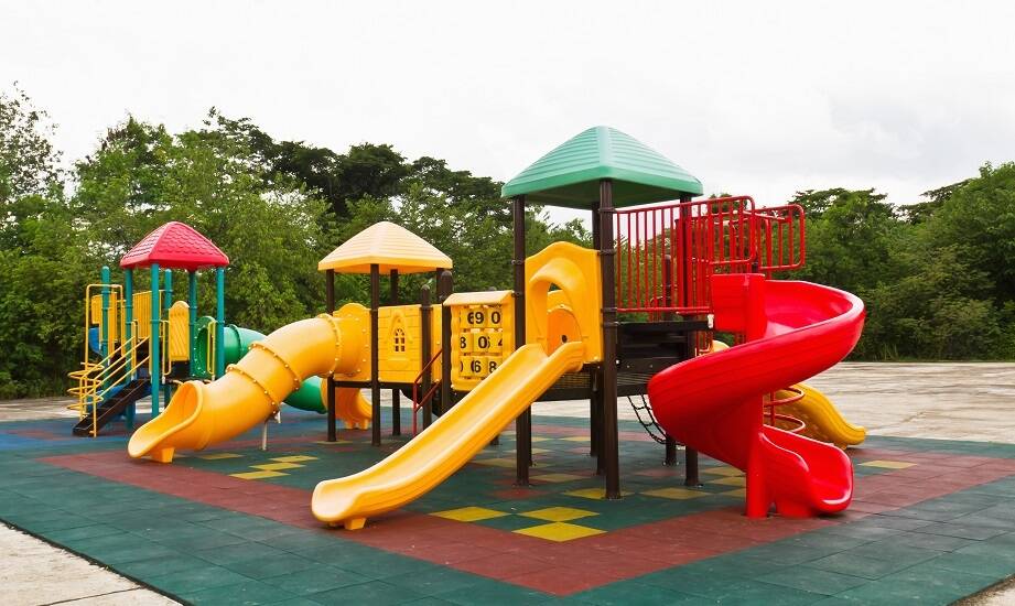 Jak certyfikowane place zabaw wspierają rozwój fizyczny i psychiczny dzieci?