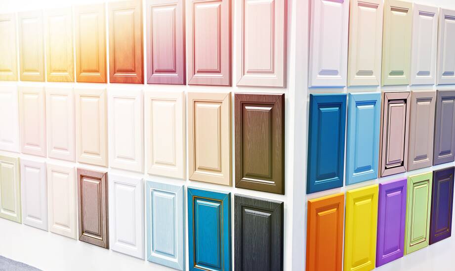 Jakie efekty można uzyskać dzięki malowaniu frontów meblowych?