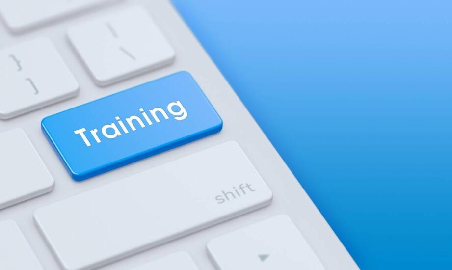 Szkolenie wstępne – kluczowe informacje i etapy pierwszego dnia pracy