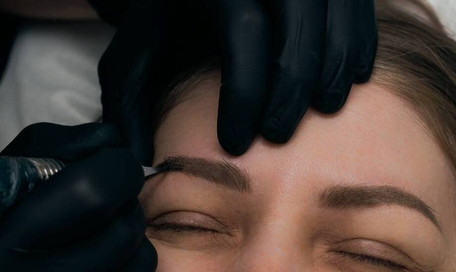 Jak mikropigmentacja skóry głowy wpływa na wygląd i pewność siebie?
