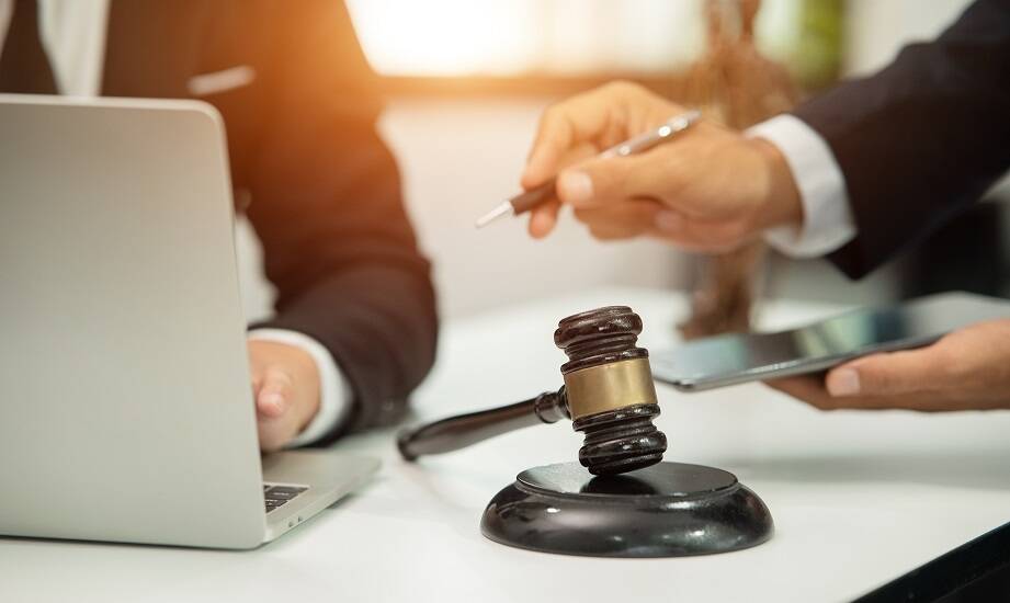 Odszkodowanie za utracone korzyści – jak prawnik może wesprzeć przedsiębiorców?