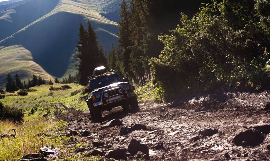 Organizacja rajdów terenowych: odkryj off-road we wsi na stokach złotego gronia