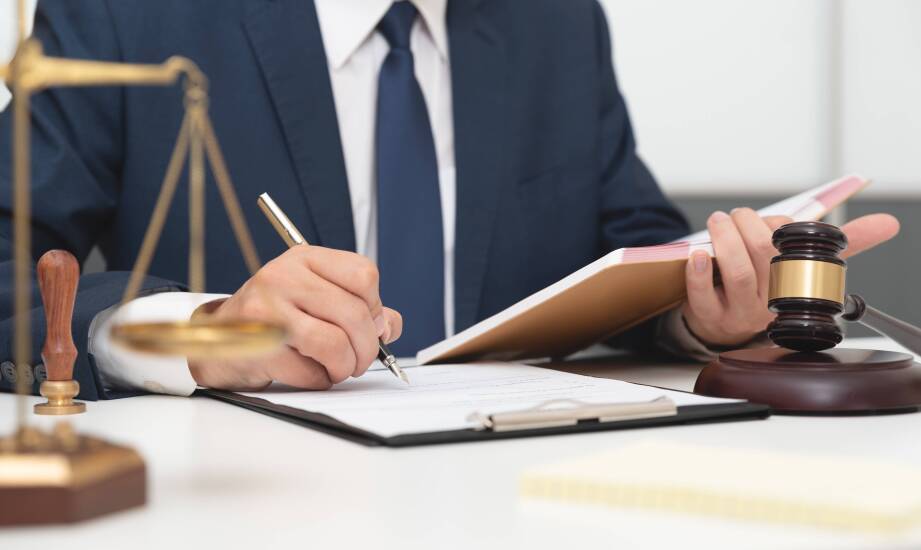 Rola adwokata w analizie i ocenie ofert przetargowych