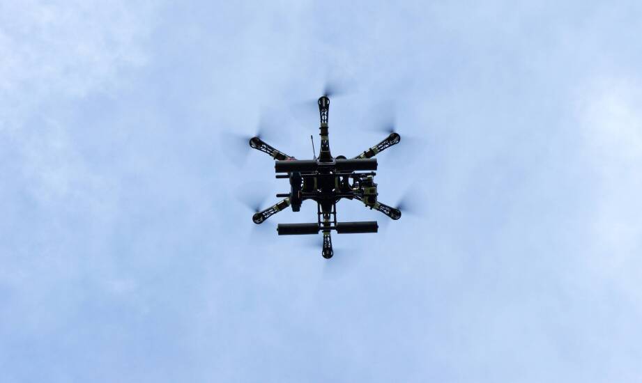 Zagłuszacze dronów: skuteczne narzędzie przeciwko nielegalnym operacjom powietrznym