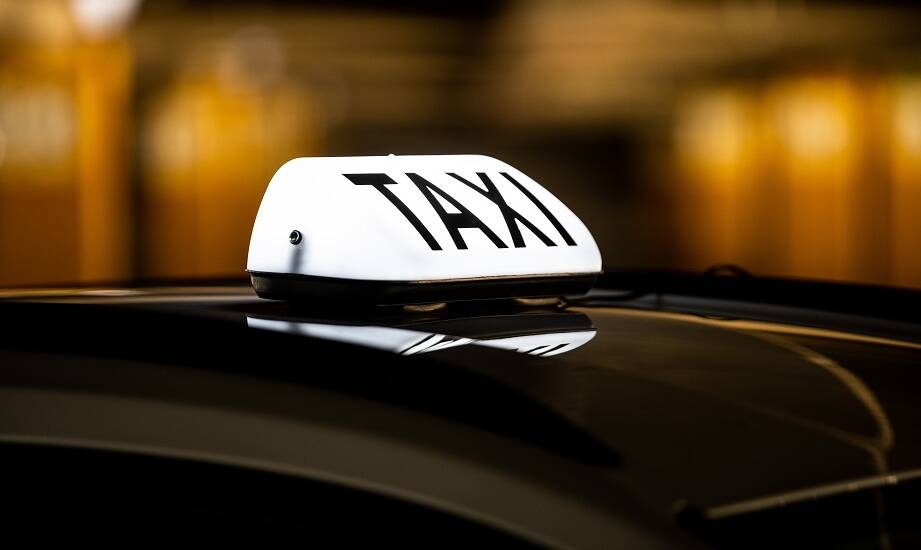 Jak szybki proces zawarcia umowy wpływa na decyzję o wynajmie auta na taxi?