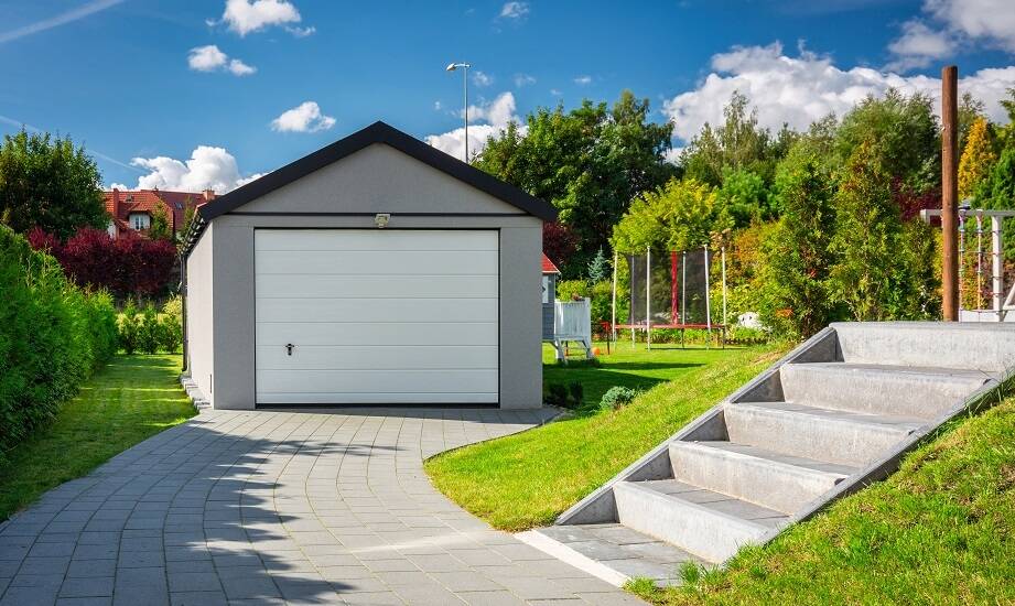 Garaż z płyty warstwowej 12x7 – idealny wybór dla wymagających użytkowników