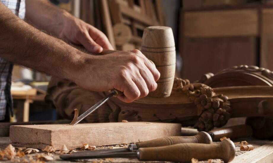 Warum lohnt es sich, in die Renovierung antiker Polstermöbel zu investieren?