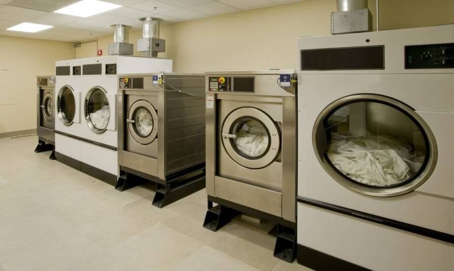 Znaczenie transportu w pralniach przemysłowych dla branży hotelarskiej