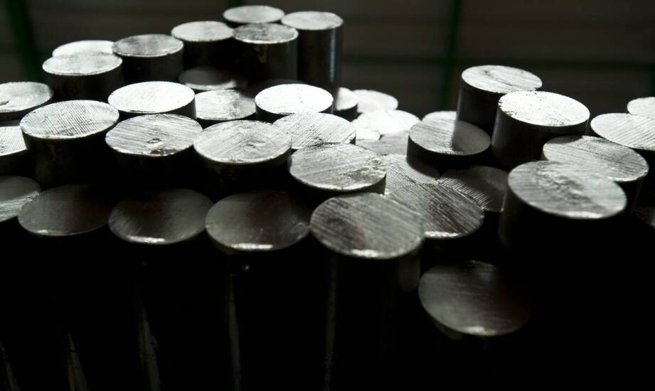 Jakie właściwości wyróżniają pręty stalowe 4h13 na rynku inżynieryjnym?